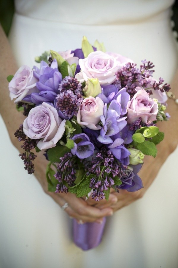 bouquet-mariée-rond-lilas-roses-lavande-verdure