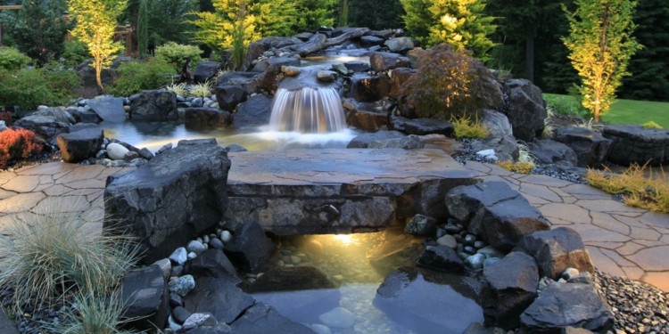 cascade-bassin-de-jardin-bel-eclairage-rochers