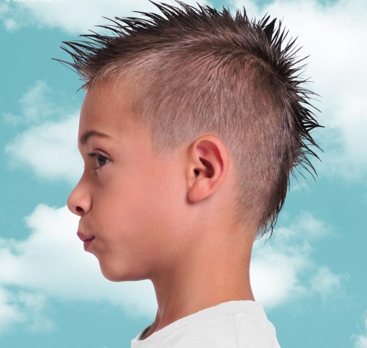 Coiffure enfant pour petit garçon – tendances été 2015