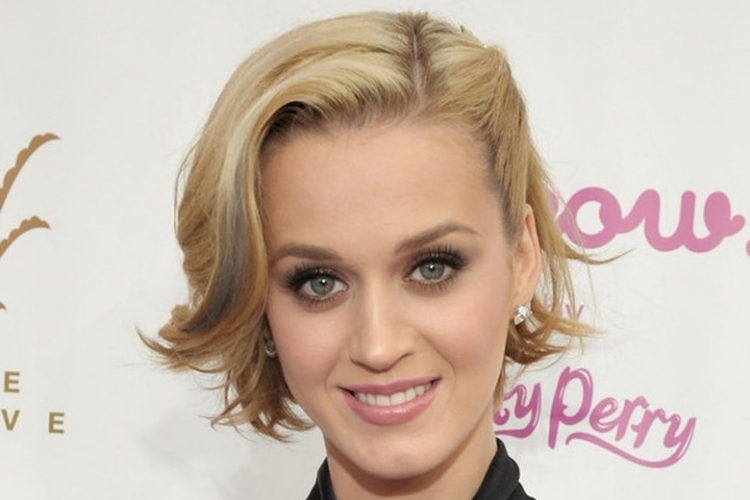 Coiffure femme cheveux courts mi-longs: 100 idées de stars!