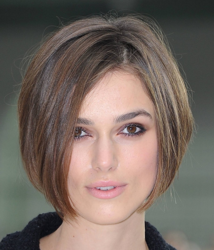 coiffure-femme-cheveux-courts-coupe-carree-degradee