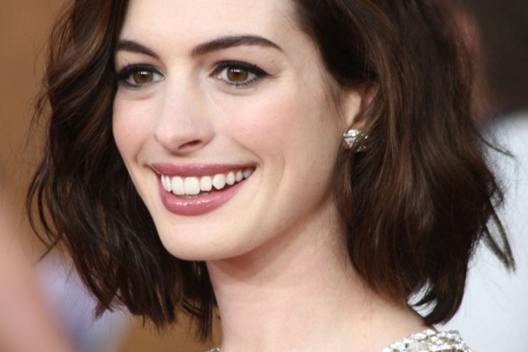 Coiffure femme cheveux courts mi-longs: 100 idées de stars!