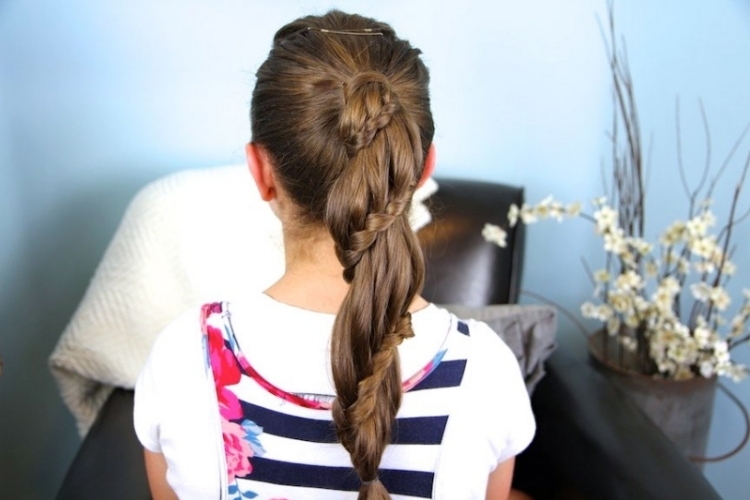 Coiffure fille: idées cheveux longs et mi-longs en 28 photos