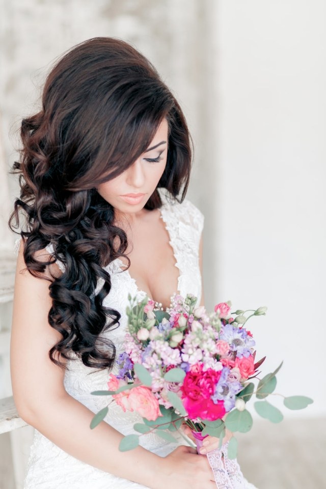 coiffure mariage cheveux longs romantique-crêpé-boucles