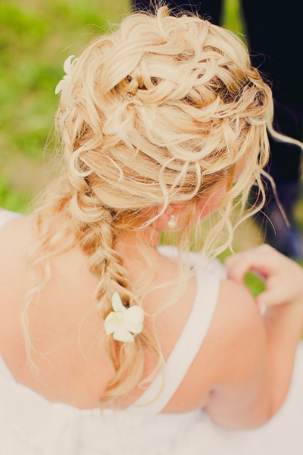coiffure-mariage-tresse-meches-laches-cheveux-long