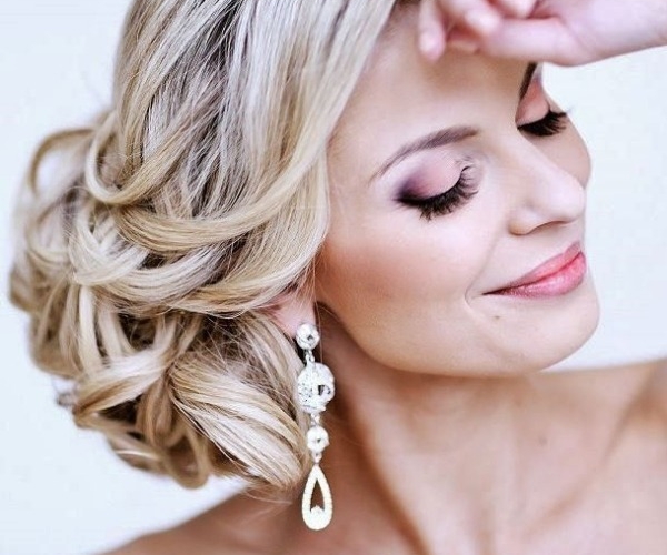 Coiffure mariée cheveux longs 21 idées pour votre jour spécial