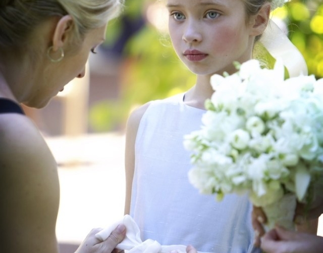 Coiffure petite fille mariage : 30 superbes idées pour les fillettes d