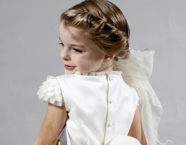 Coiffure petite fille mariage : 30 superbes idées pour les fillettes d