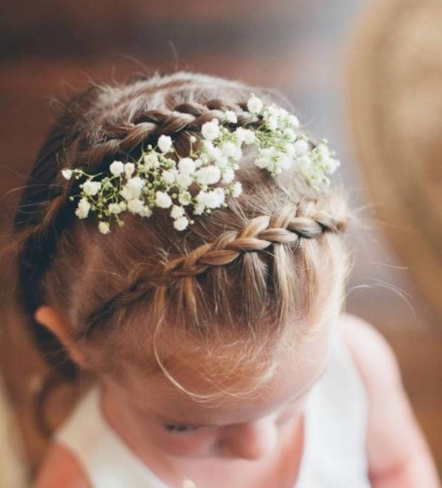 coiffure petite fille mariage tresses fleurs cheveux