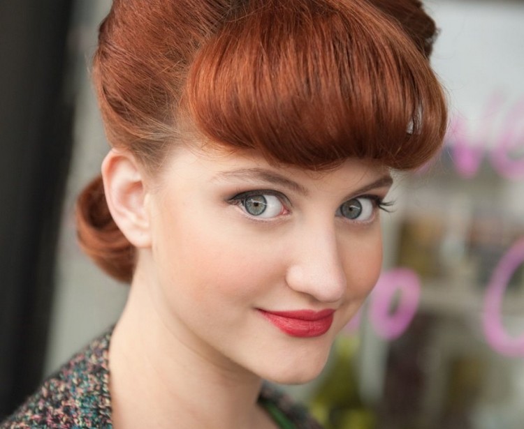 coiffure pin up -frange-roulee-cheveux-roux