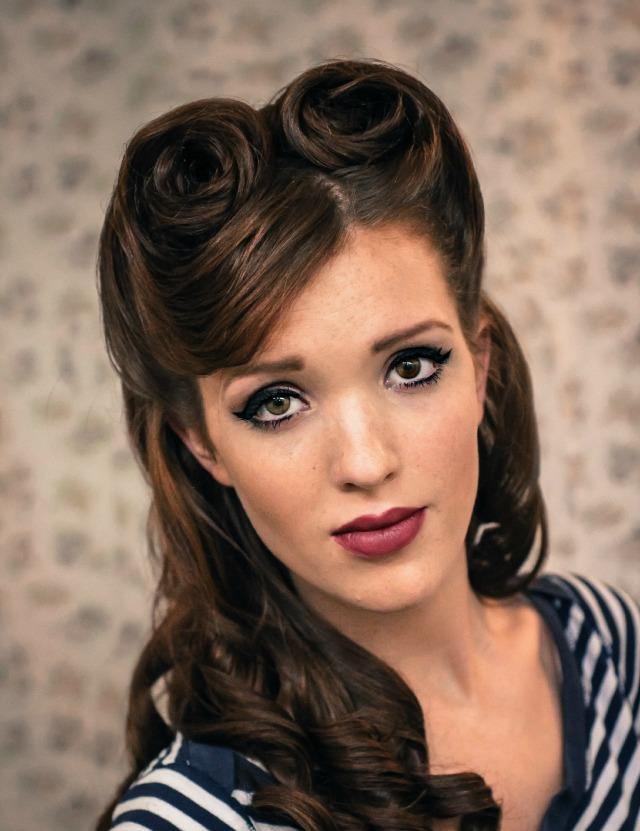 coiffure-pin-up-rockabilly-annés-40-50-victory-rolls
