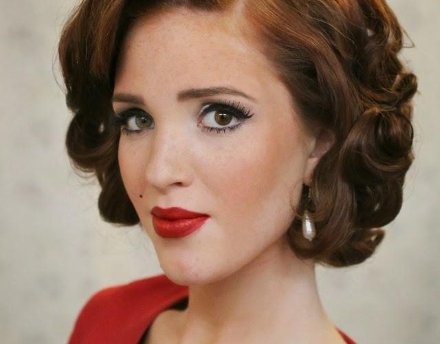 Coiffure pin up – 30 idées et tutos pour adopter la coiffure année 50