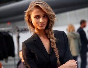 coiffure-tresse-laterale-franche-sur-cote