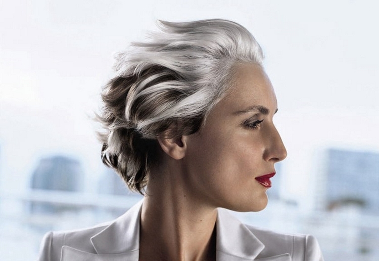 coupe courte femme 2015 âge 50-60 ans cheveux gris
