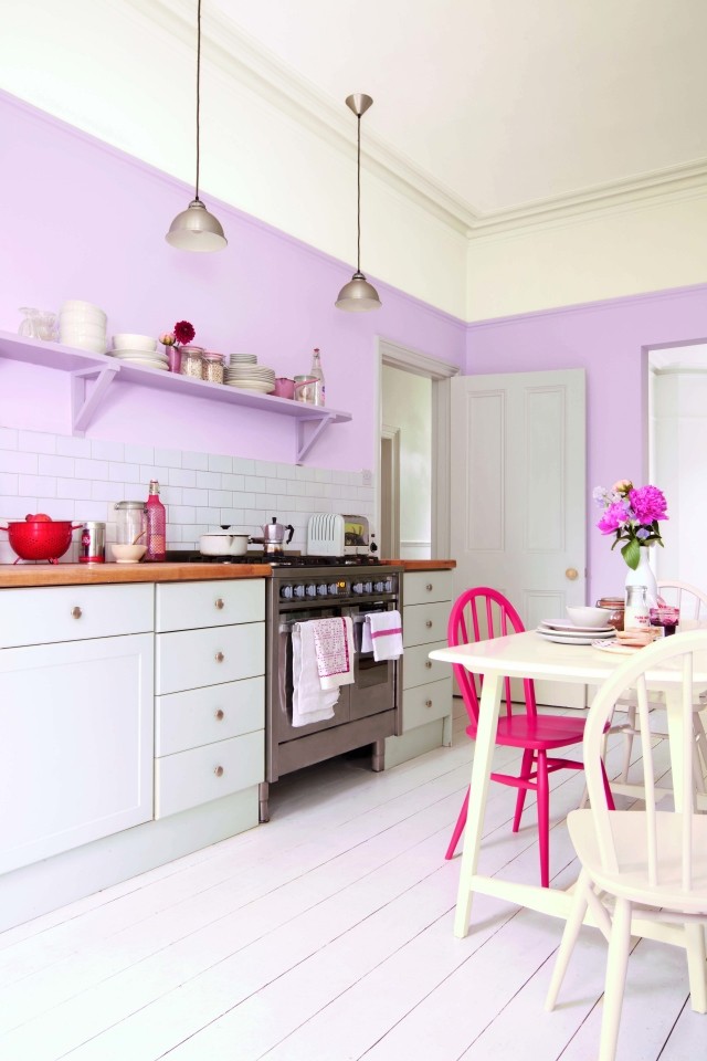 cuisine-peinture-murale-couleur-violet-nuance-heliotrope-blanche