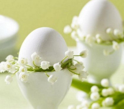 déco-douce-Pâques-2015-oeufs-blancs-muguet