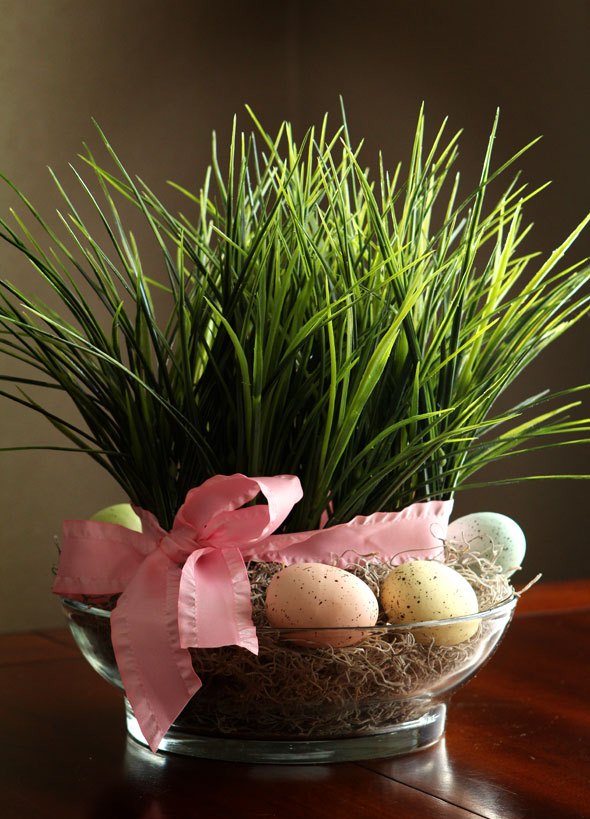déco-originale-herbe-décorative-ruban-rose-oeufs-caille