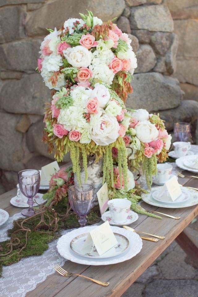 décoration de mariage originale-centre-table-hauteur-roses