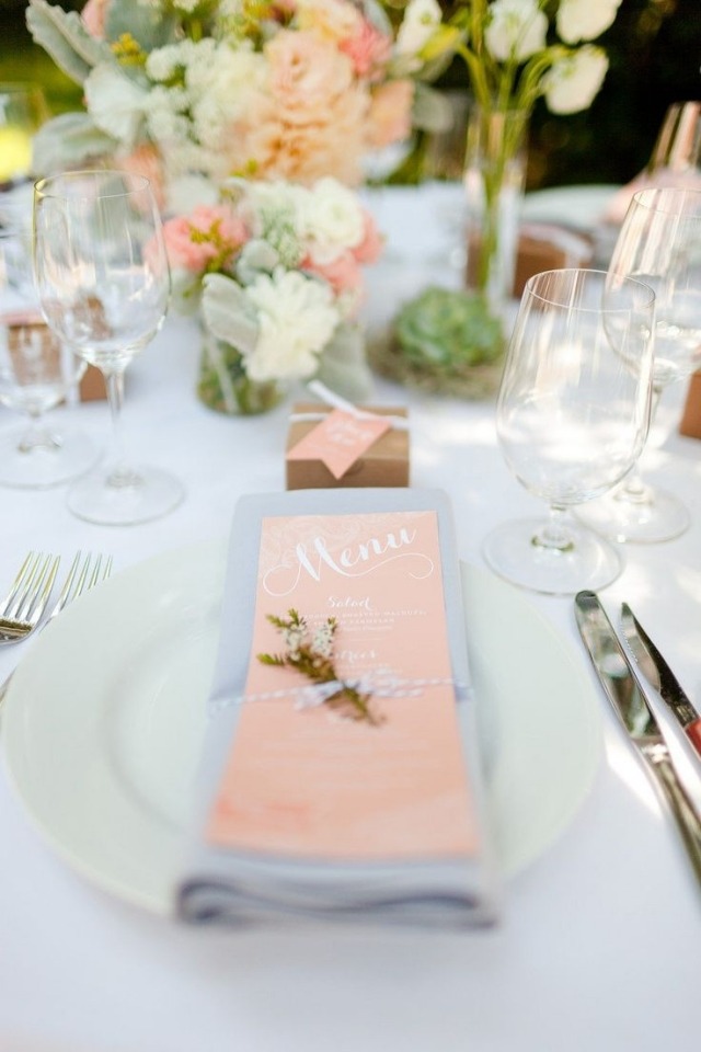 décoration-table-mariage-porte-nom-couleurs-pastel