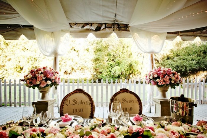 décoration-table-mariage-romantique-compositions-roses