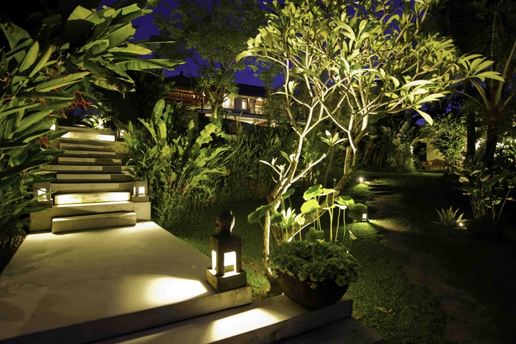 Éclairage extérieur à LED en 50 idées de luminaire de jardin
