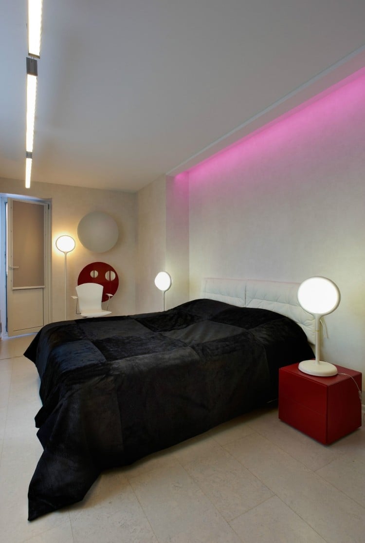 eclairage-indirect-chambre-coucher-ruban-led-lumière-rose