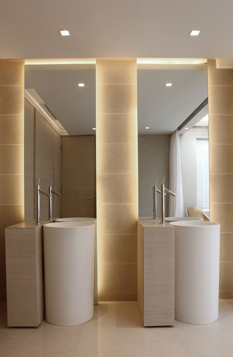 eclairage-indirect-mural-salle-bains-mirroirs-spots-led