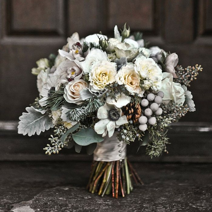 fleurs mariage tendance-bouquet-mariée-blanc-gris-argent