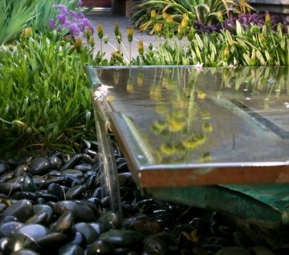 fontaine-moderne-galets-plantes-succulentes1