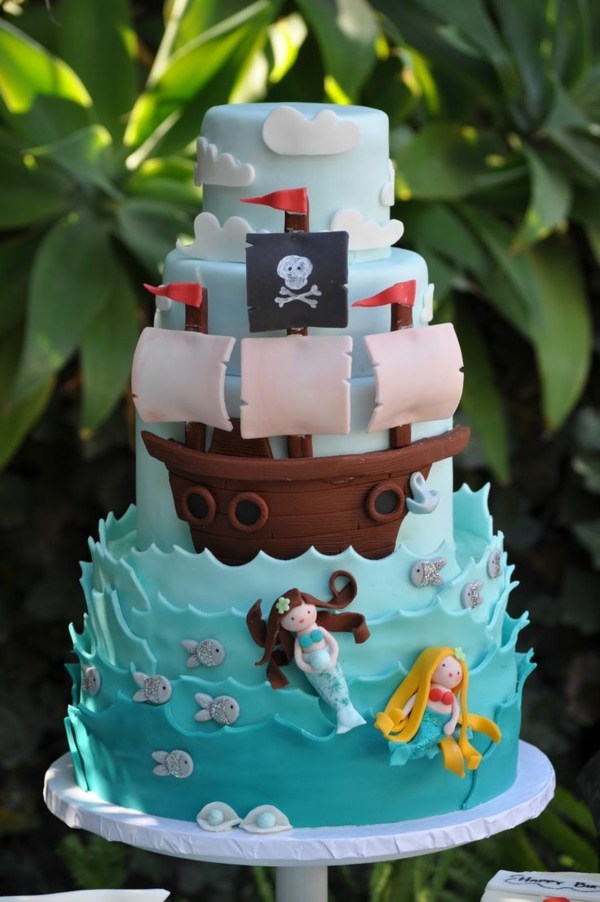 gâteau-anniversaire-original-bateau-pirates-sirènes