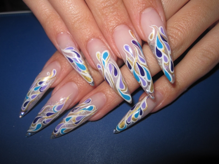 idee-deco-ongles-manicure-pointus