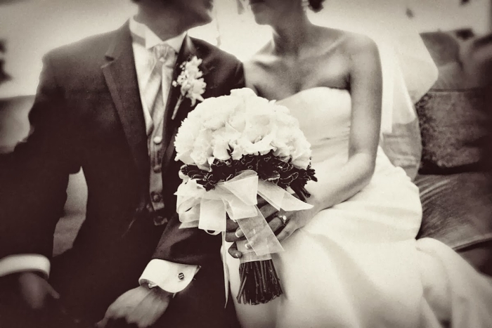 idée-photo-mariage-originale-noir-blanc-effet-rétro