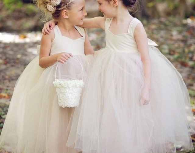 Coiffure petite fille mariage : 30 superbes idées pour les fillettes d