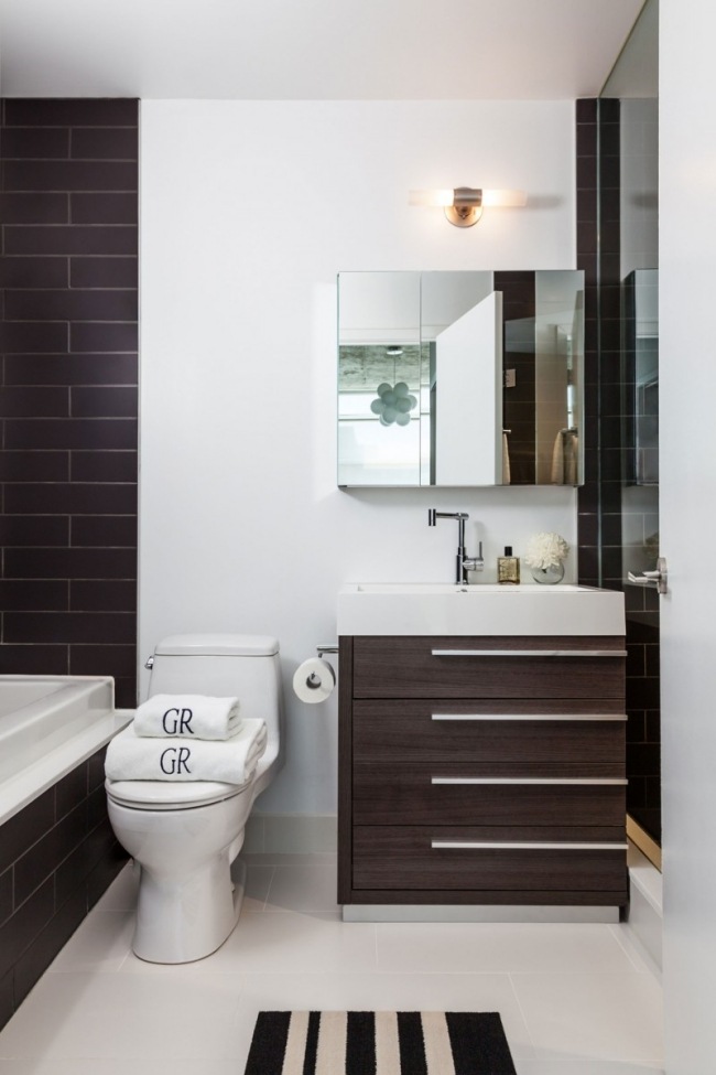 idées-design-salle-bain-moderne-blanc-meubles-bois-foncé