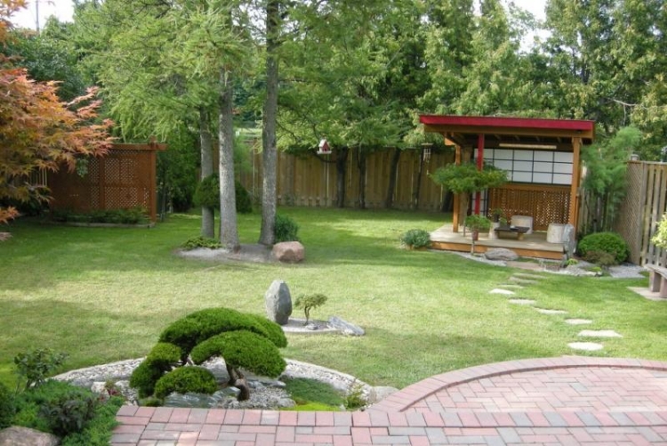 jardin japonais bonsaï planter-pavillon-bois