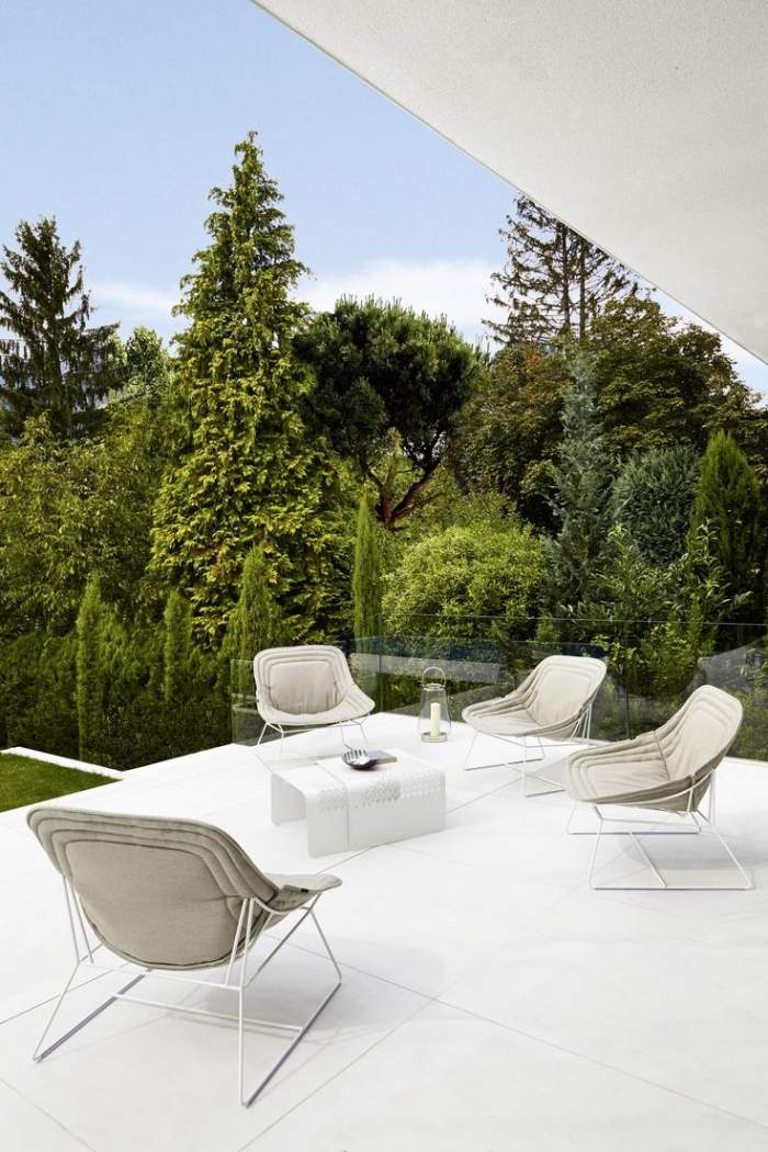 meubles-de-jardin-terrasse-chaises-fer-table-carree