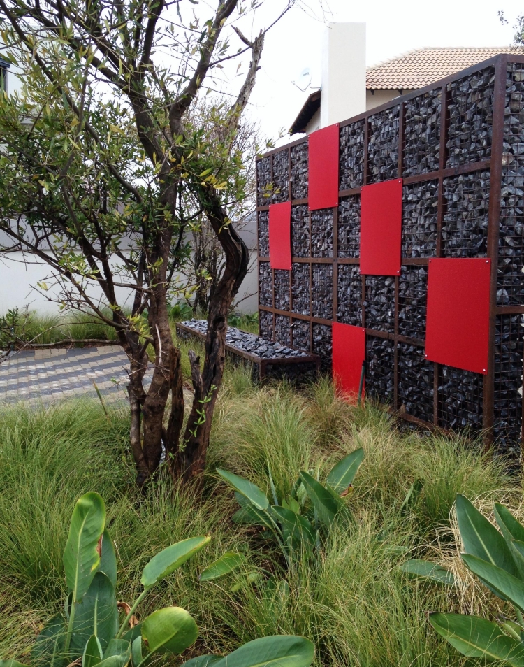 mur en gabion brise-vue-jardin-effet-sculptural-banc