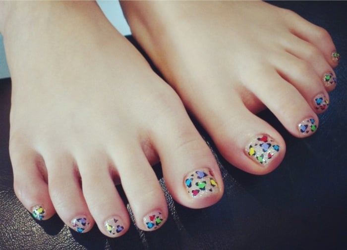 nail-art-facile-pieds-motifs-léopard-multicolores