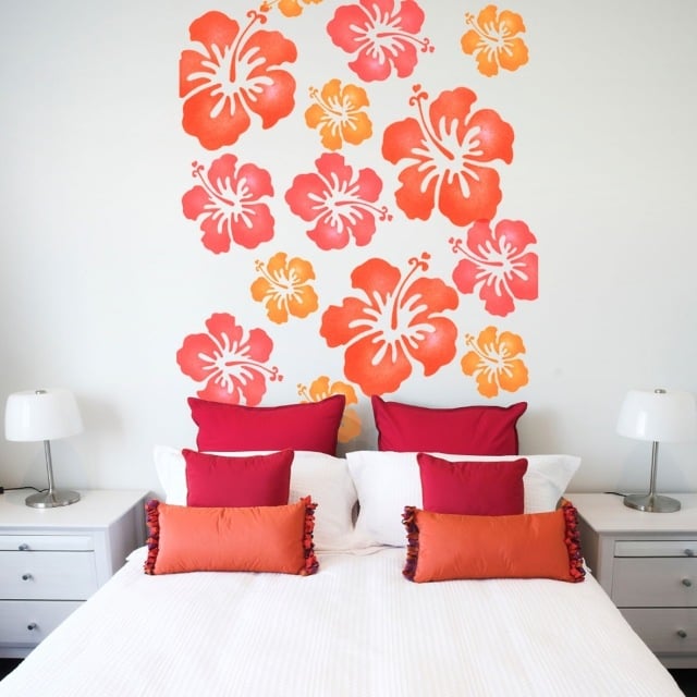 peinture-décorative-murale-pochoirs-fleurs-orange-rose-chambre-coucher