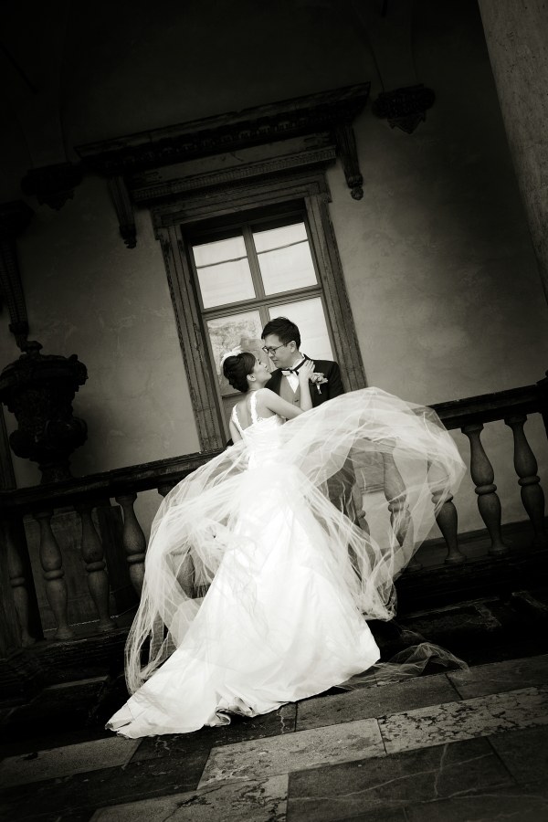 photo-mariage-noir-blanc-prise-vue-contre-plongée
