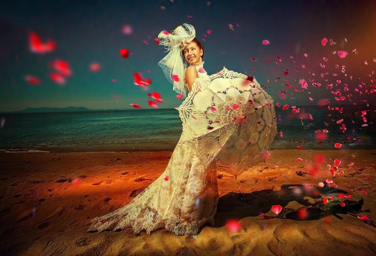photo-mariage-originale-robe-marié-parasol-dentelle