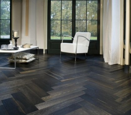 revetement-de-sol-avec-parquet-bois-foncé