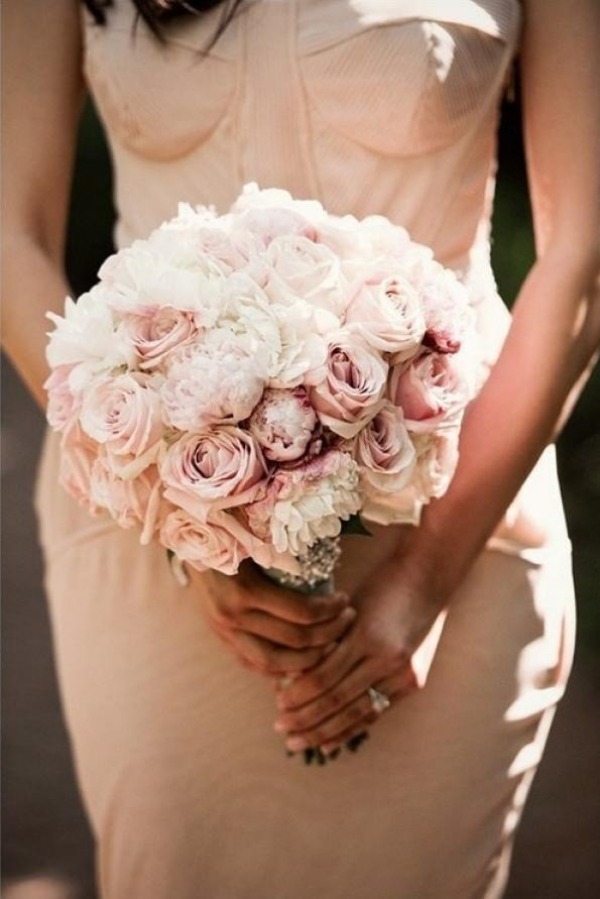 robe-mariée-vintage-bouquet-mariée-rond-assorti