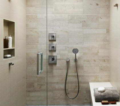 salle-bains-design-douche-italienne-carrealge-beige-banc-niche-rangement