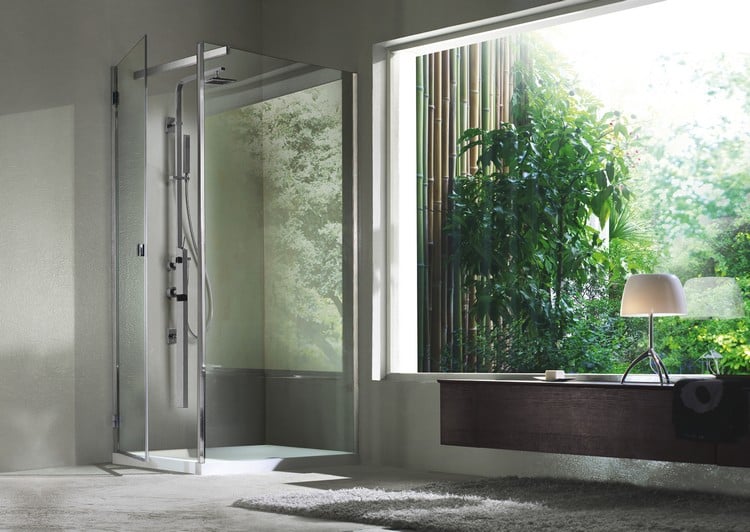 salle de bain moderne -fenetre-jardin-cabine-douche