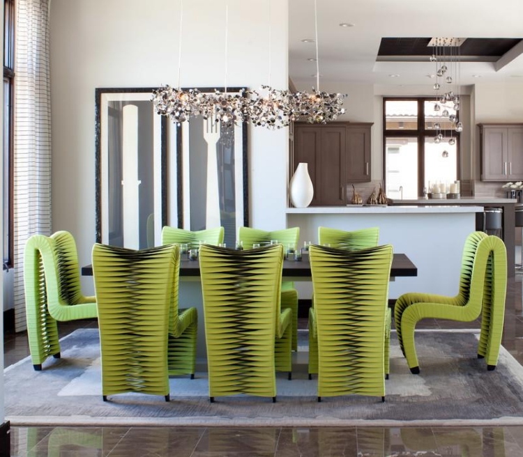 salle-manger-moderne-2015-chases-décoratives-lustre-extravagant