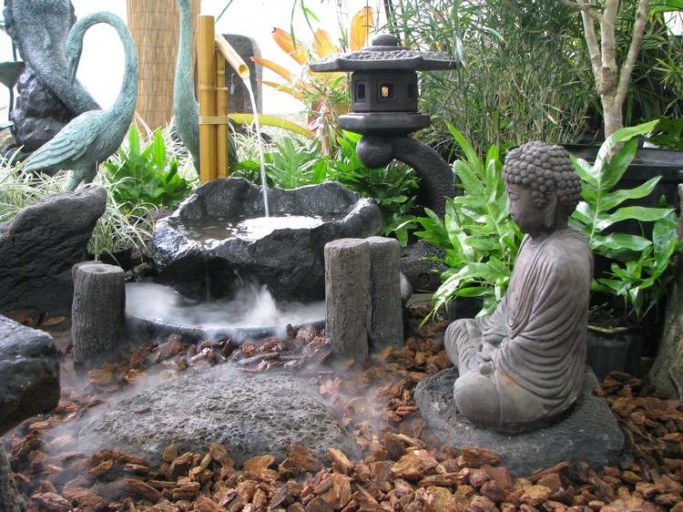 sculpture-contemporaine-bouddha-fontaine-eau-pierre-naturelle