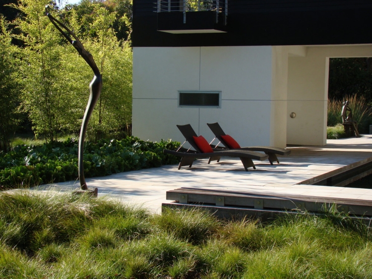 sculpture contemporaine jardin-Danseuse-zone-piscine