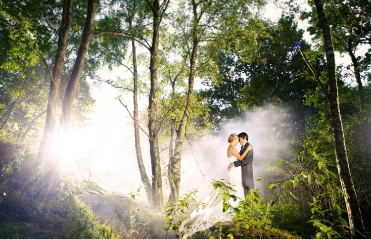 séance-photo-mariage-originale-forêt-Alex-Beckett