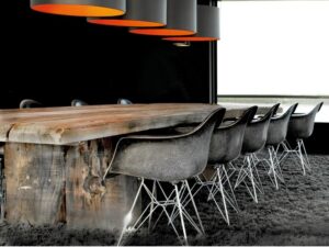 table-bois-massif-UNIQ-Thors-Design-rusique-chaises-noires